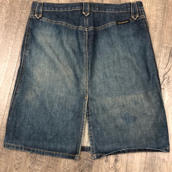 Abercrombie & Fitch Vintage Look Denim Skirt Sz 2 - Picture 8 of 8